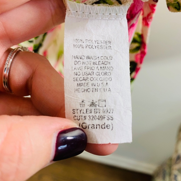 Rose Floral Tunic Tee; L - Picture 3 of 3